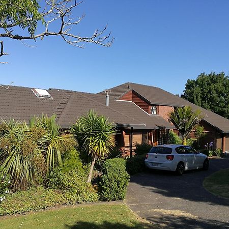 Beautiful Estuary Views In Shelly Park Villa Auckland Exterior foto